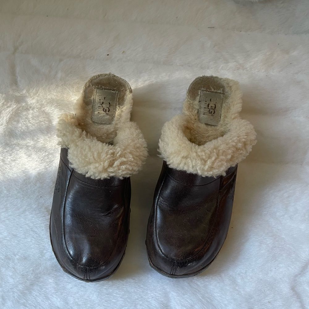 Ugg dark brown clogs with studs sheepskin lining size 5